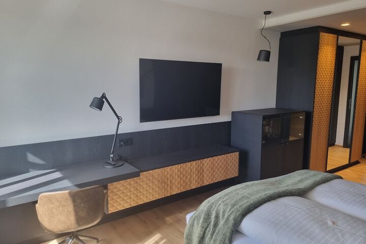 Room 8 of 23