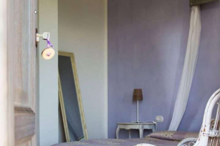 Room 7 of 32