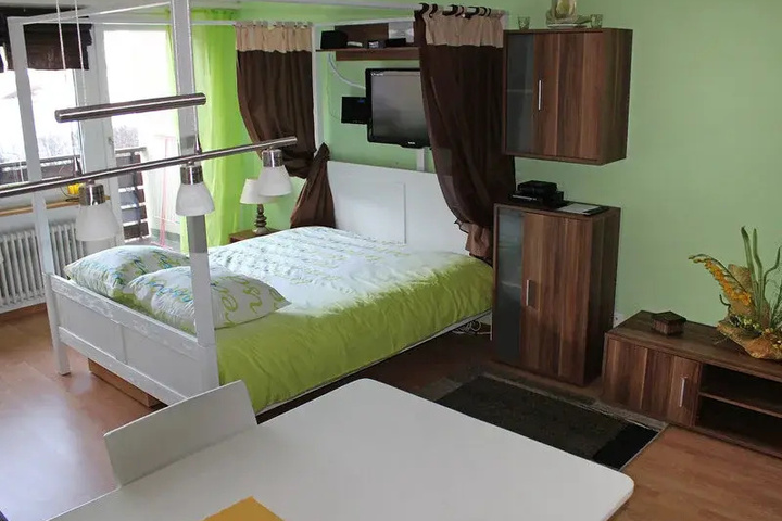 Room 3 of 9