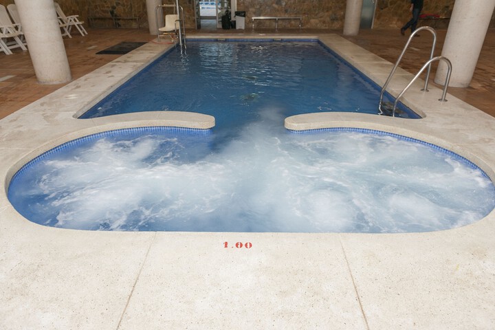 Pools & Facilities