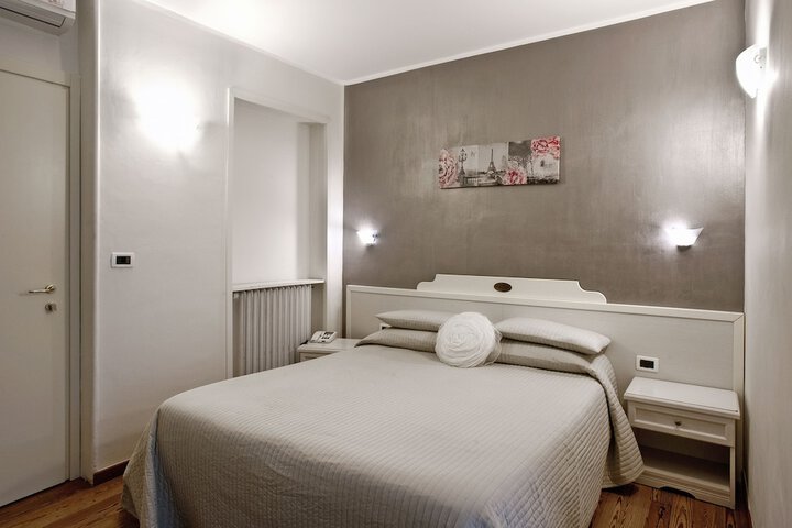 Room 12 of 40