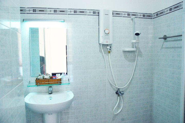 Room 15 of 32