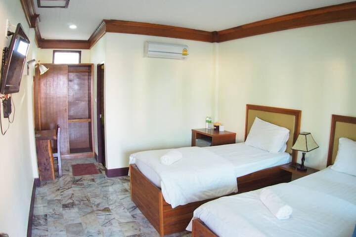 Room 15 of 37
