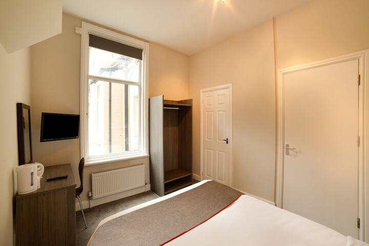 CONISTON HOTEL