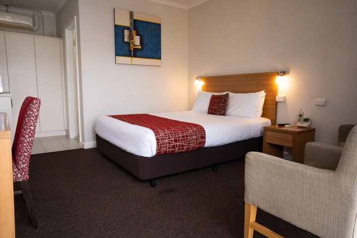 Room 32 of 79