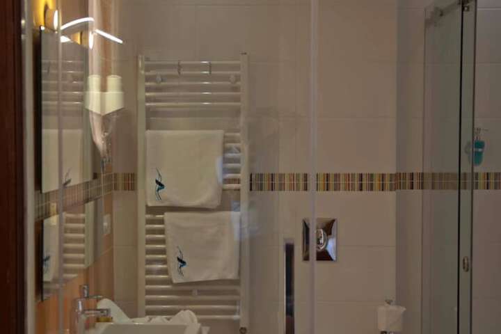 Room 5 of 40