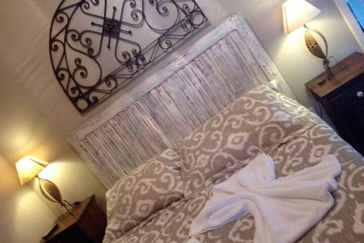 Room 5 of 11