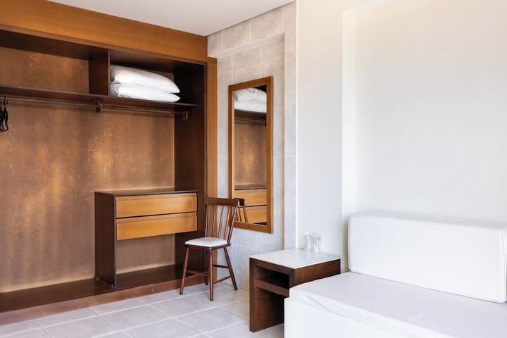 Room 3 of 31