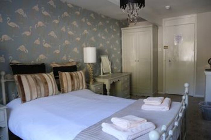 Room 7 of 11