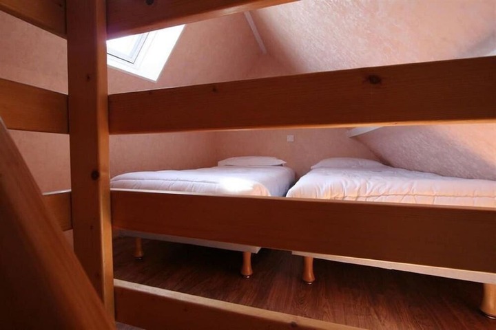 Room 8 of 44
