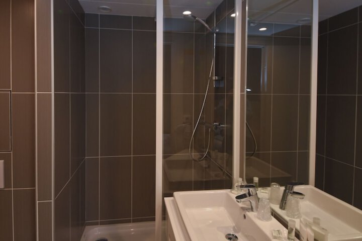 Room 15 of 21