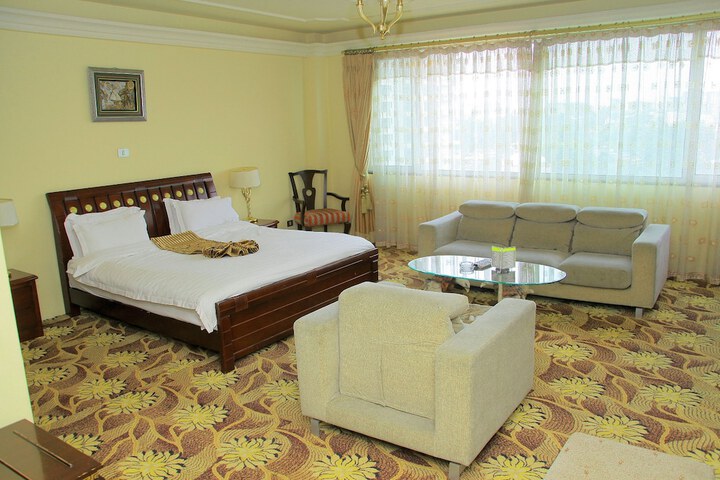 Room 42 of 66