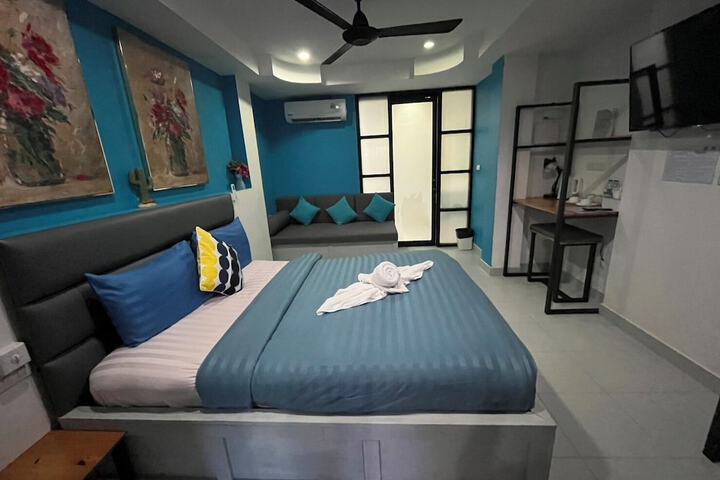 Room 5 of 42