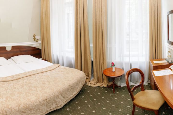 Room 9 of 73