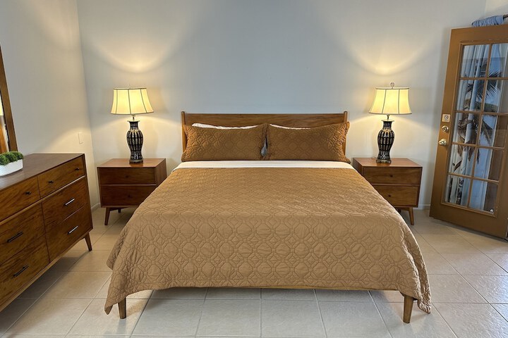 Room 3 of 85