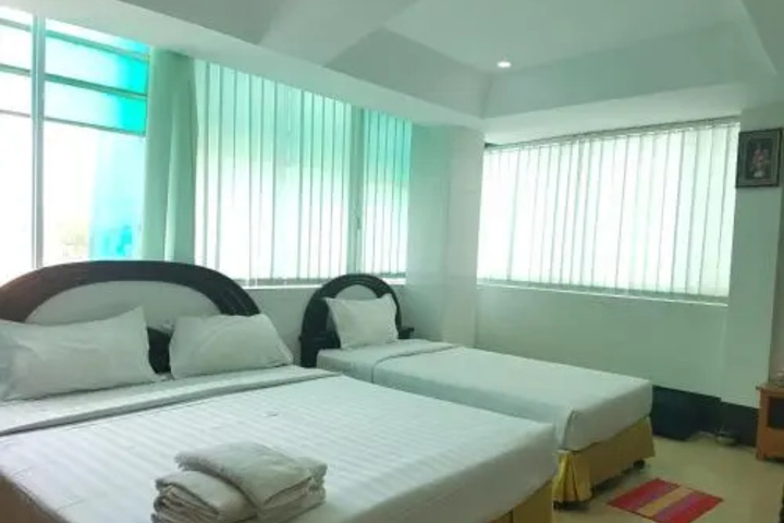 Room 3 of 12
