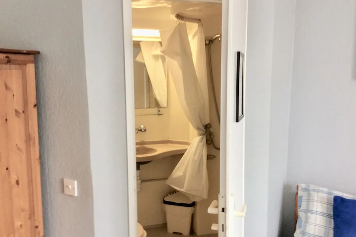 guest_rooms