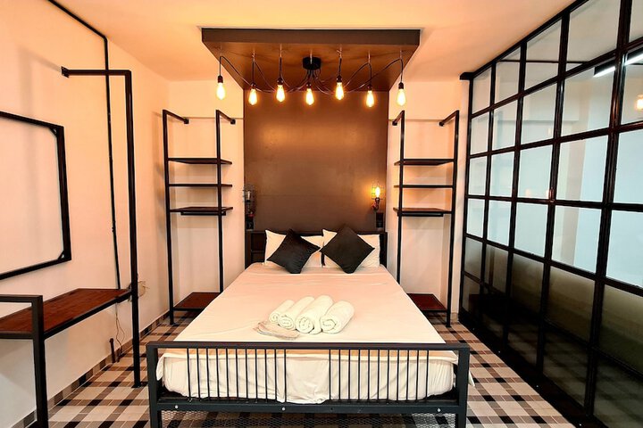 Room 42 of 186