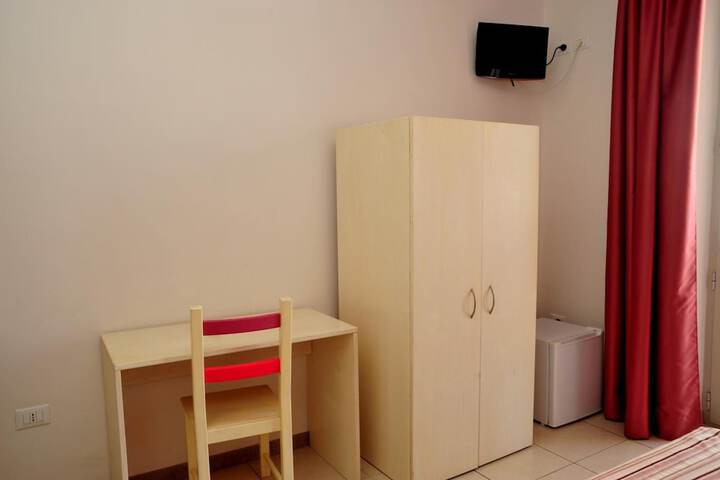 Room 27 of 62
