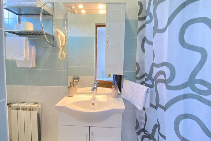 Room 15 of 24