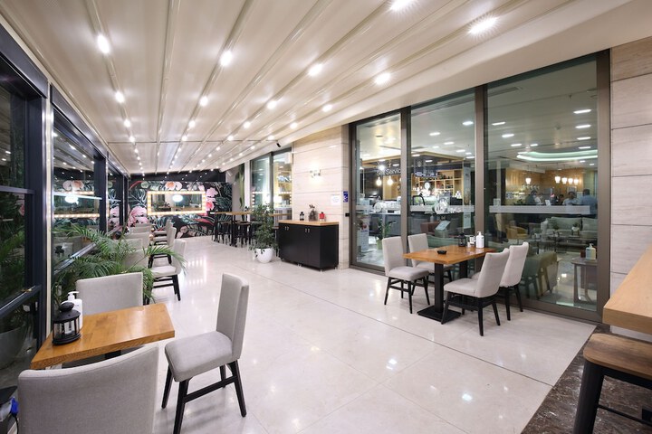 Guest Lobby