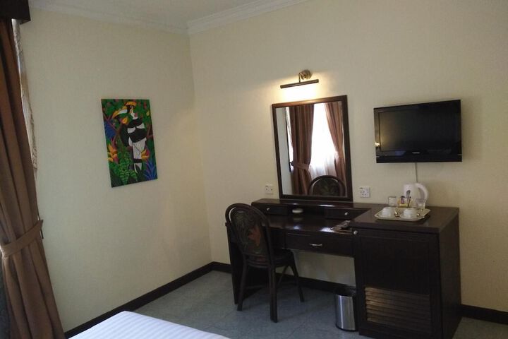 Room 7 of 34