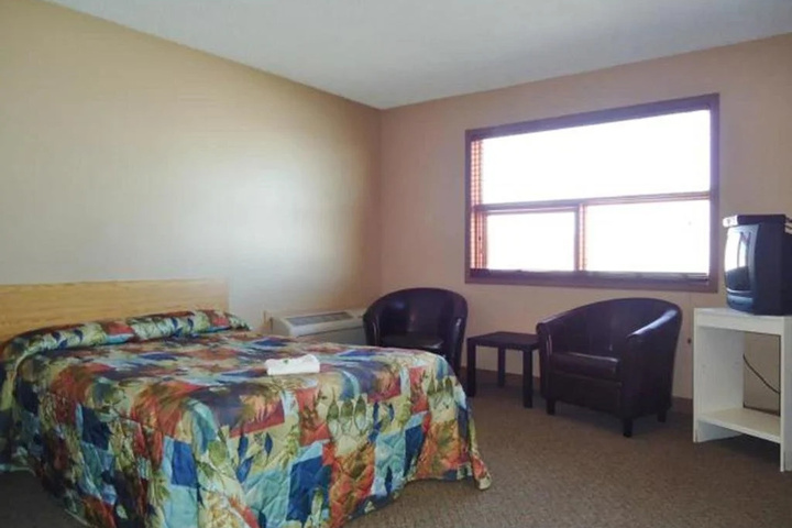 Room 3 of 12