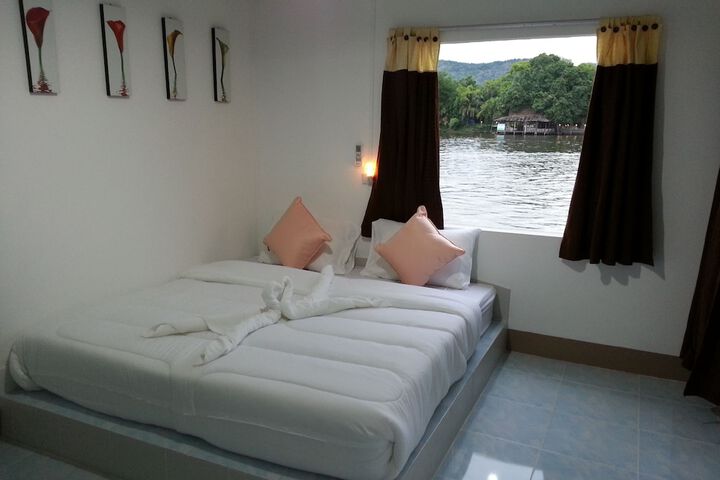Room 7 of 83