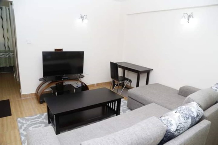 Room 5 of 8