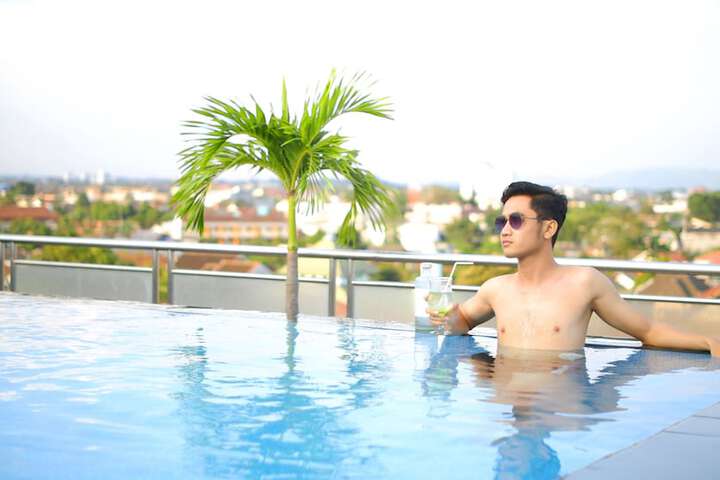 Pools & Facilities