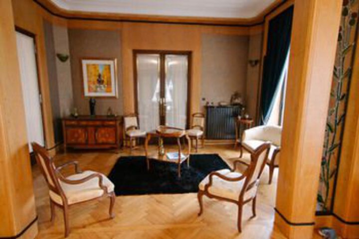 Room 27 of 36