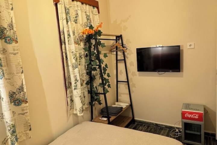 Room 9 of 23