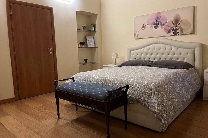 Room 9 of 39
