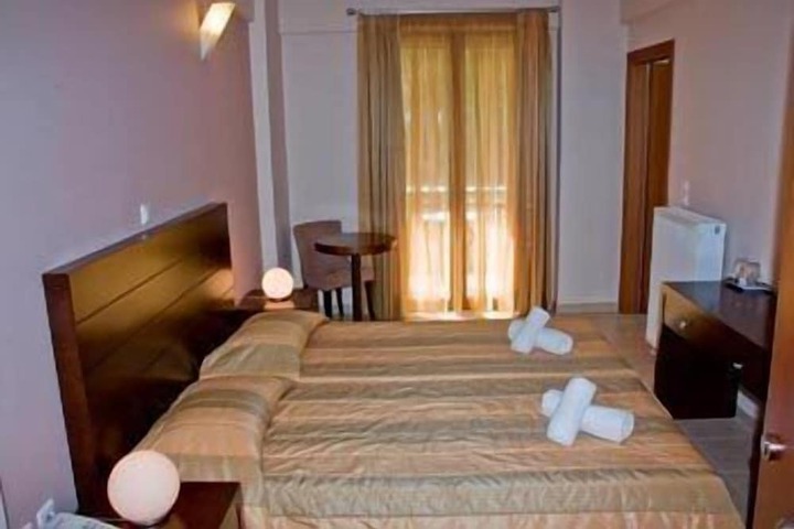 Room 7 of 38