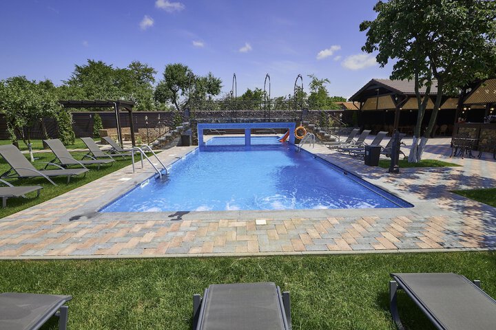 Pool 35 of 83