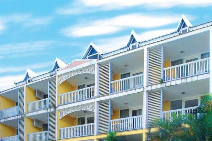 Hotel Les Manguiers Jardin de lEtat Centre Ville Parking Gratuit Canal Sat