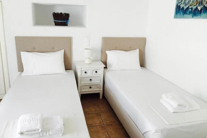 Room 4 of 44
