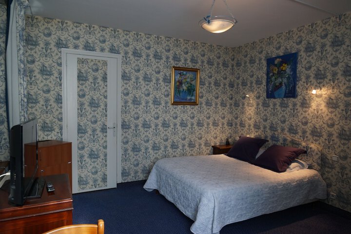 Room 12 of 38