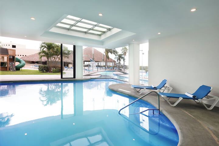 Pool Hotel