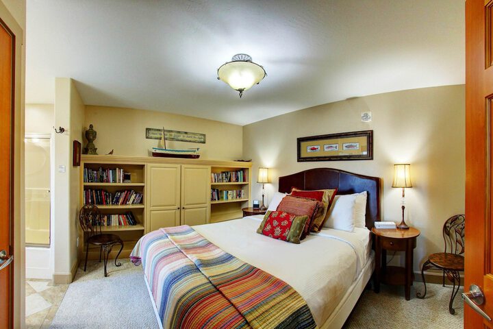 Room 85 of 184