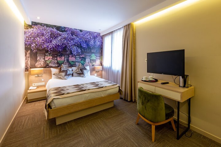 Room 4 of 43