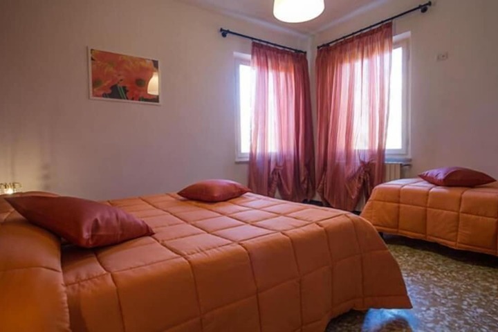 Room 11 of 35