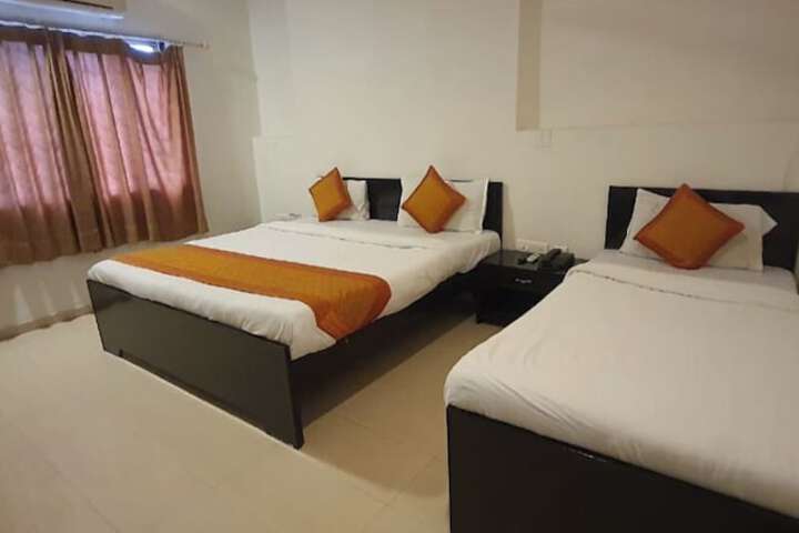Room 4 of 33