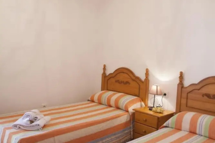 Room 6 of 14