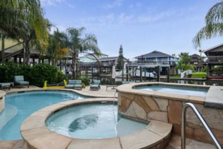 Pool 56 of 73