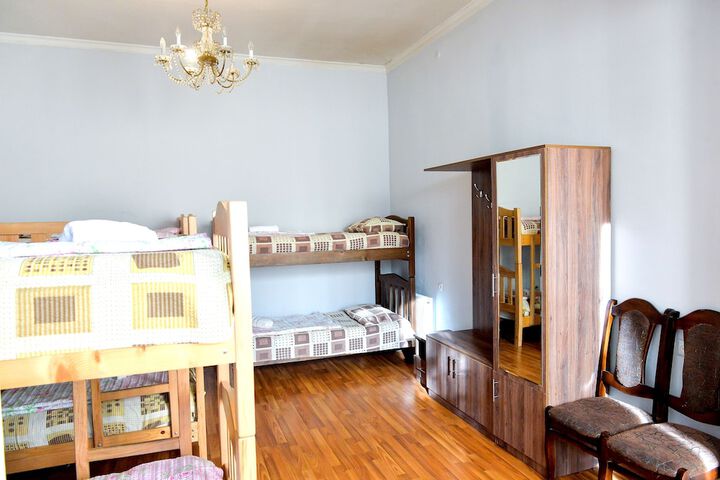 Room 4 of 7