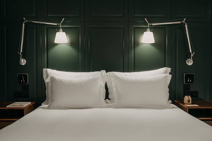 Room 15 of 110
