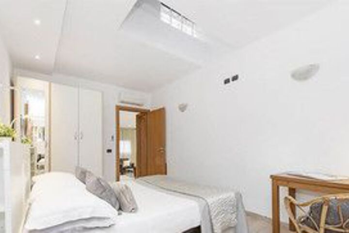 Room 112 of 209
