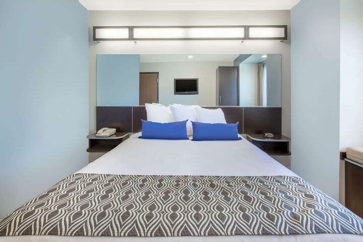 Room 10 of 41