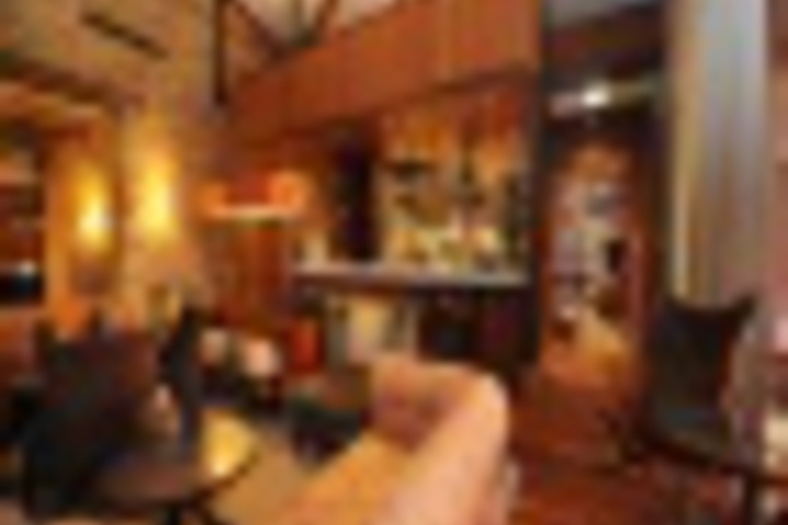 Lounge 194 of 706